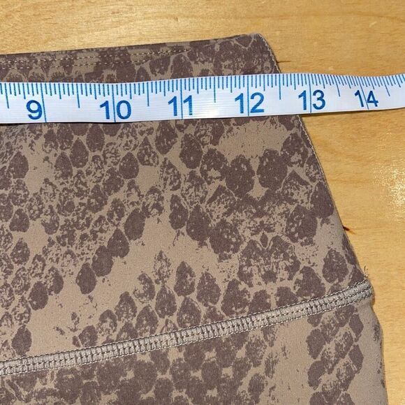 Varley Women’s Snakeskin Print Pull-On Mid-Rise Cropped Leggings Brown Size Smal - Picture 9 of 11